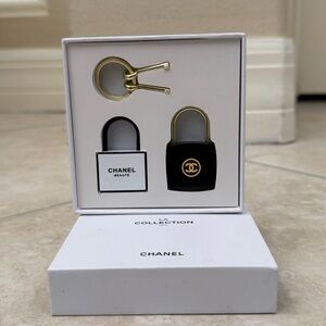 CHANEL LA Collection Lock & Key Set New In Box